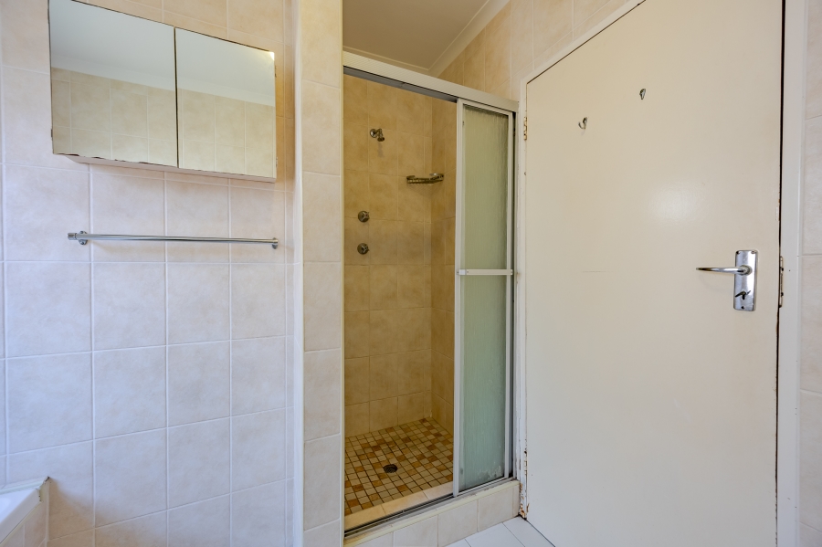 2 Bedroom Property for Sale in Lakeside Western Cape